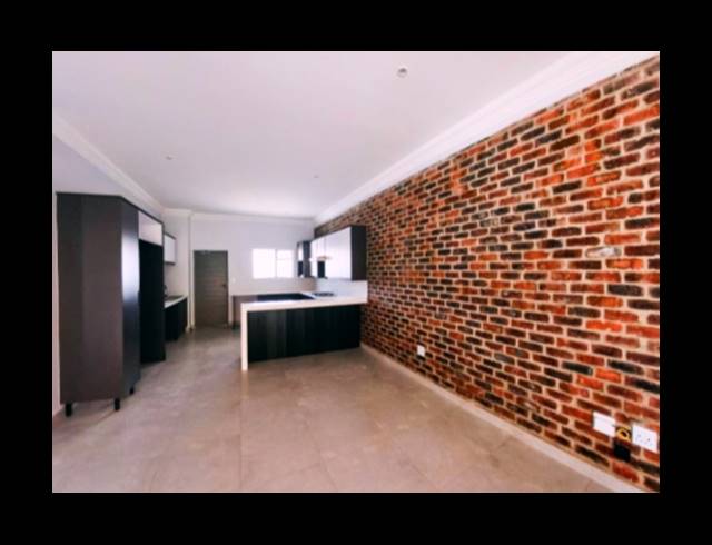 3 BEDROOM APARTMENT FOR SALE IN BRYANSTON
